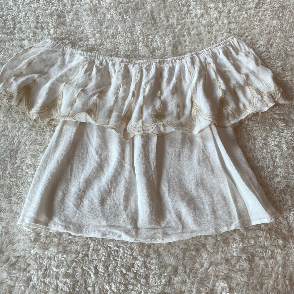 BEAUTIFUL OFF THE SHOULDER top worn once! Size M